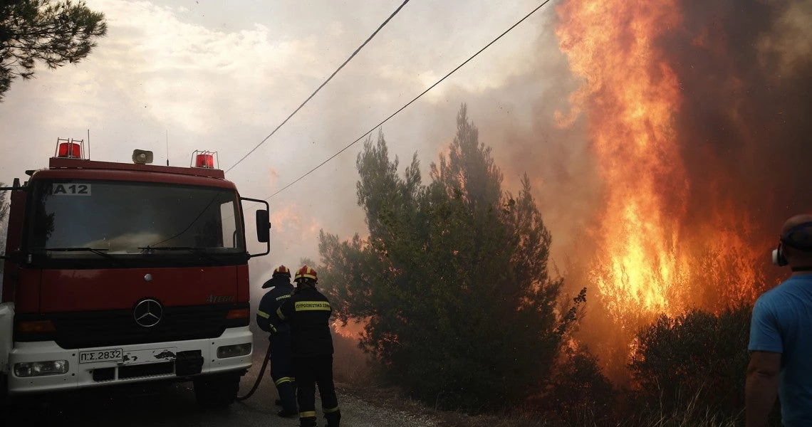 Φωτιά στην Αγία Μαρίνα Νέας Μάκρης – Συναγερμός στην Πυροσβεστική